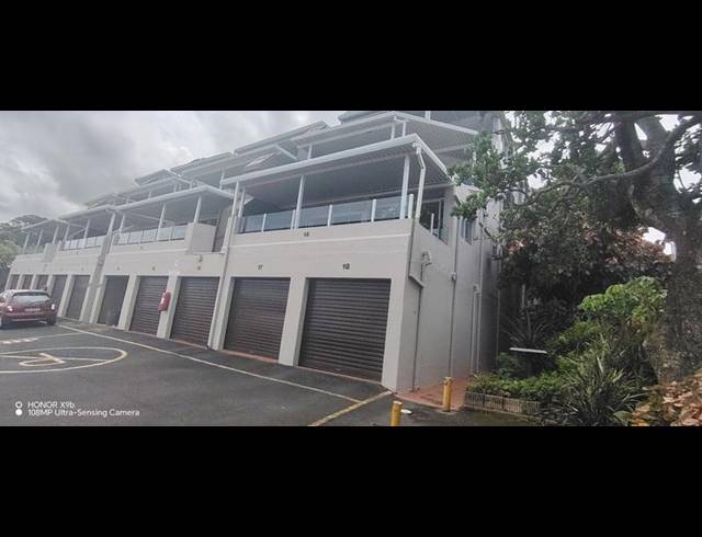 3 BEDROOM APARTMENT FOR SALE IN UVONGO BEACH